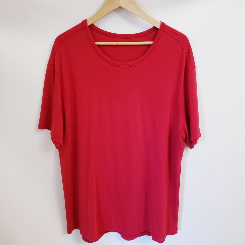Lululemon Men's Red Scoop Neck Athletic Tee